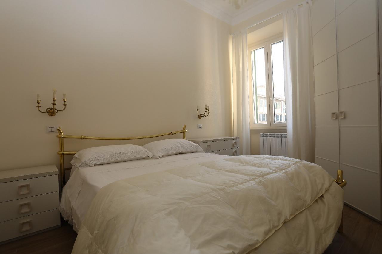 Apartment Domus Alba Al Colosseo Rom